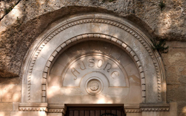 Detalle iglesia románica de Château Ausone